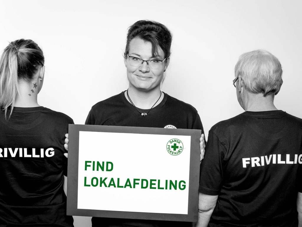 find_lokalafdeling_frivillige_med_skilt_goer_noget_2015