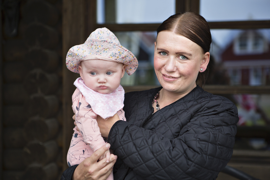 Dansk Folkehjælp Ho Feriecenter 2020. Ditte, 33 år og mor til Monika (billedet) og Melanie på 9 år.